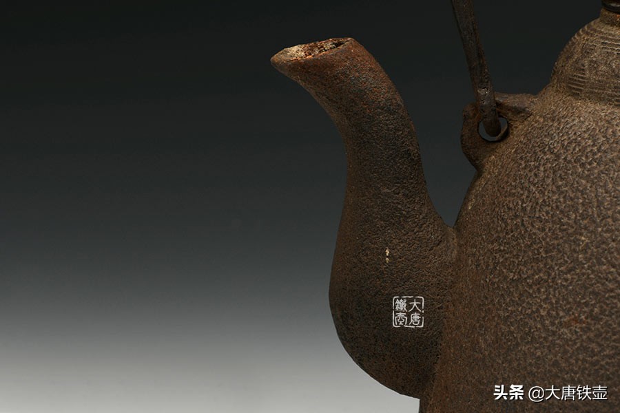 日本铁壶如何鉴定？教你判断一把老铁壶的价值