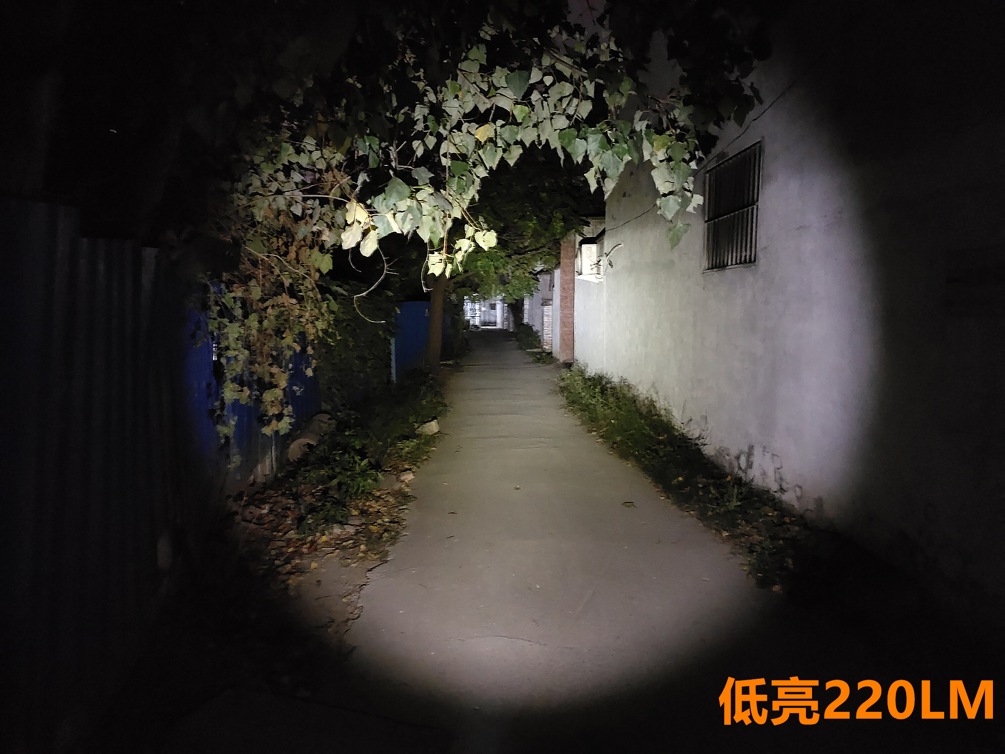 600流明户外手电,65000流明户外泛光手电