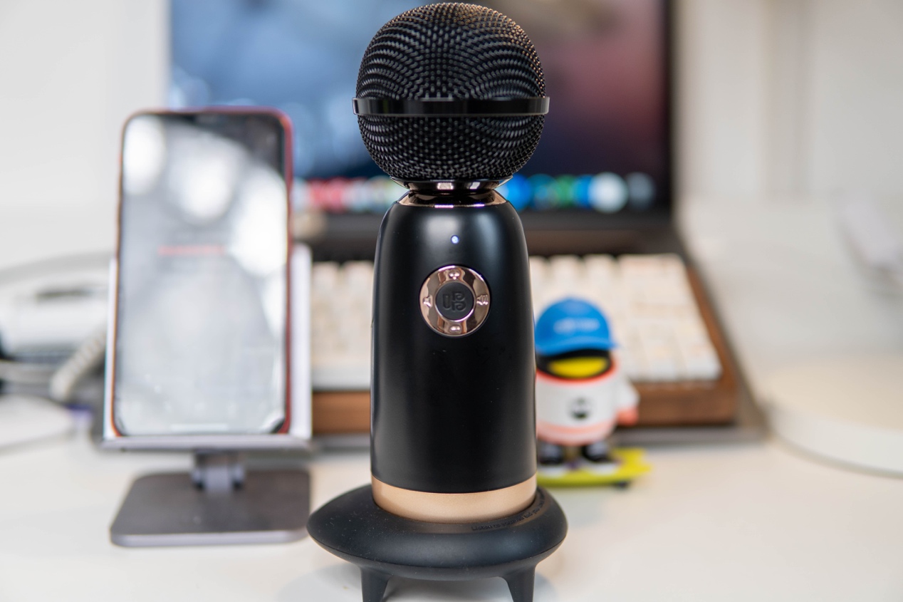 宅家也是K歌之王，唱吧精灵麦克风Q3，你的百万调音师