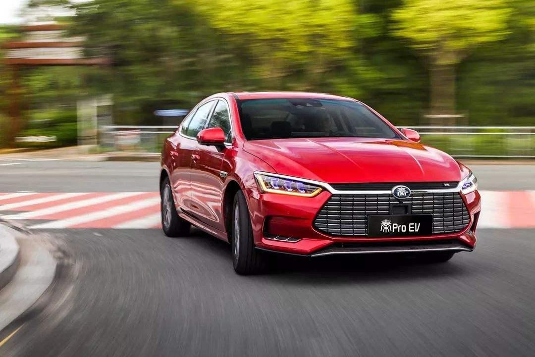 高续航新能源车型盘点,12款500km+车型横评,拒绝充值一针见血