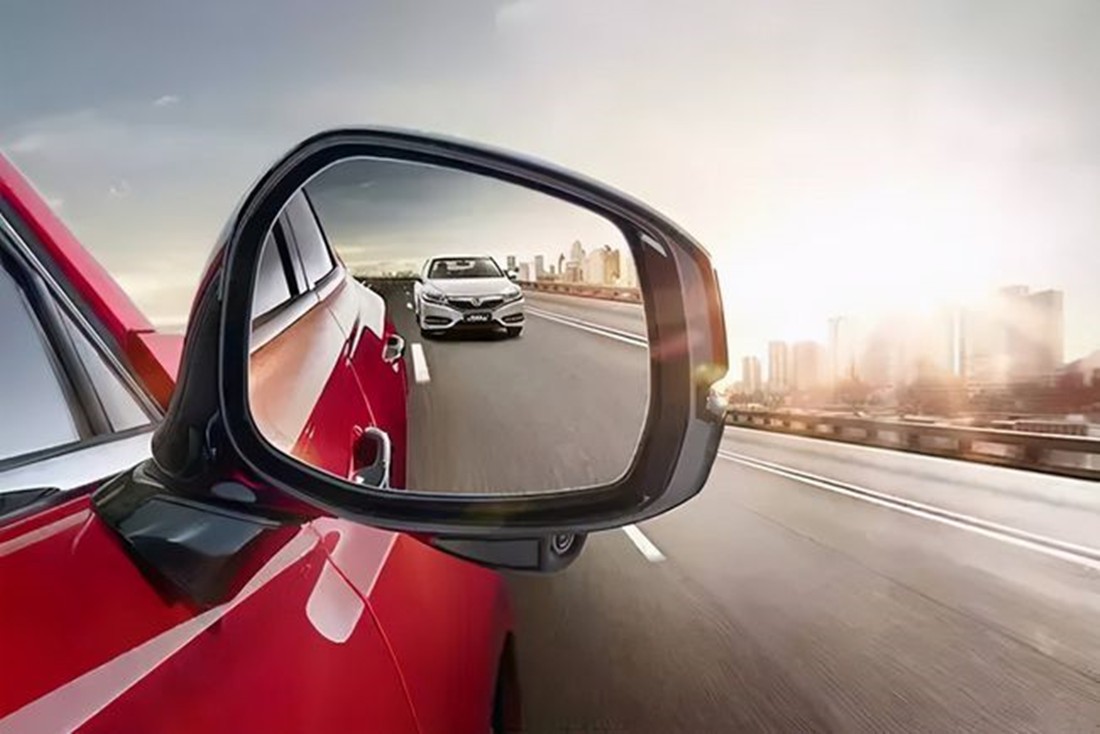 开车视野盲区交通事故如何规避,开车如何判断视野盲区距离