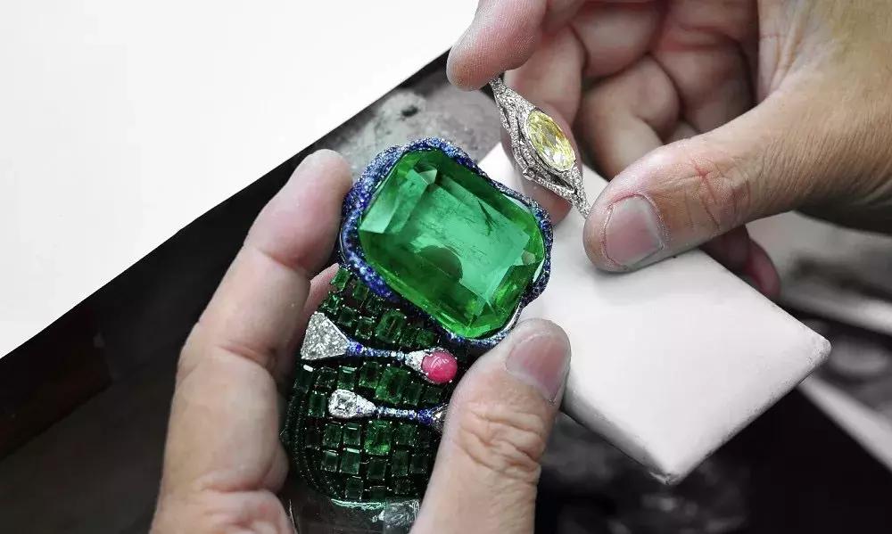 没见识的姑娘，才会花2000块买个mk配饰！