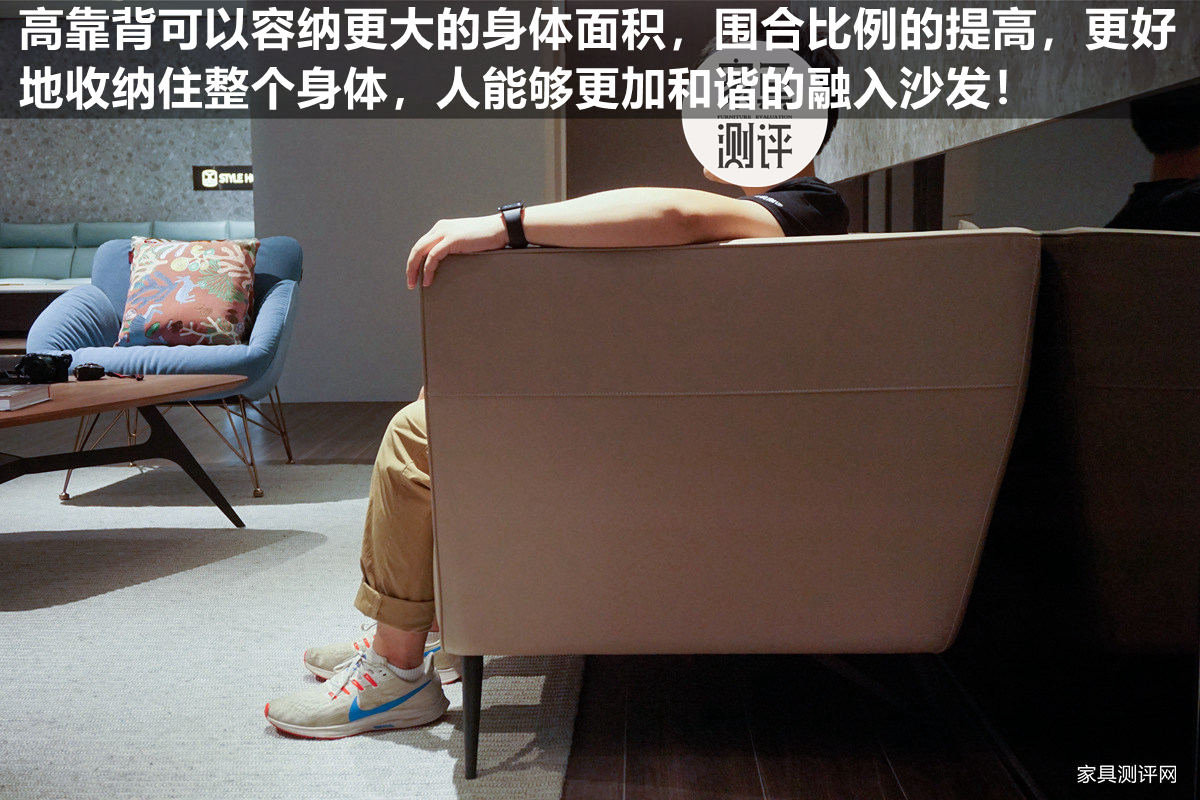 格调沙发哪个系列好用,黑白灰风格沙发搭配暖色沙发