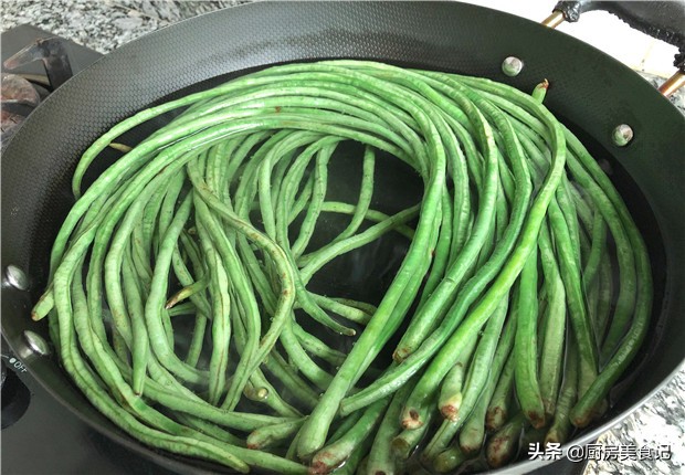 豆角吃不完怎么放冬天才好吃,吃不完的豆角这样做能放一年