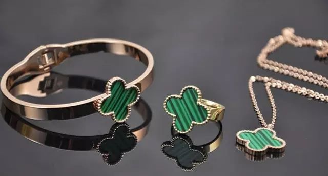 为什么现在都戴18k金,18k金和镀18k真金有什么区别