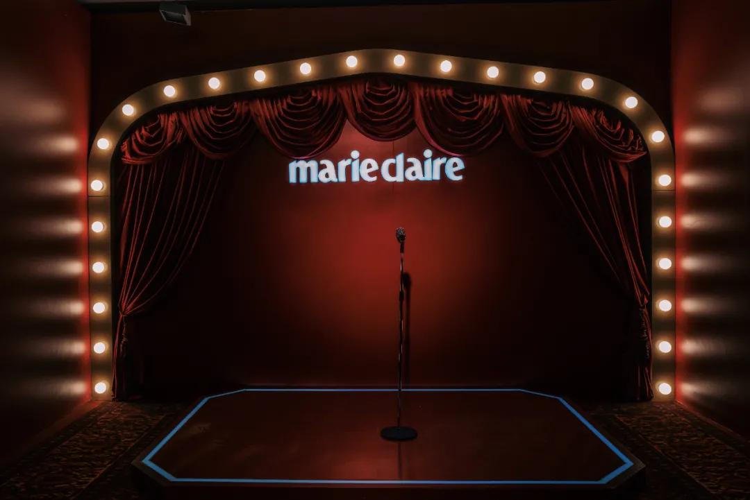 把繁华踩在脚下,将吃喝囊括周边。去长沙要住地标里