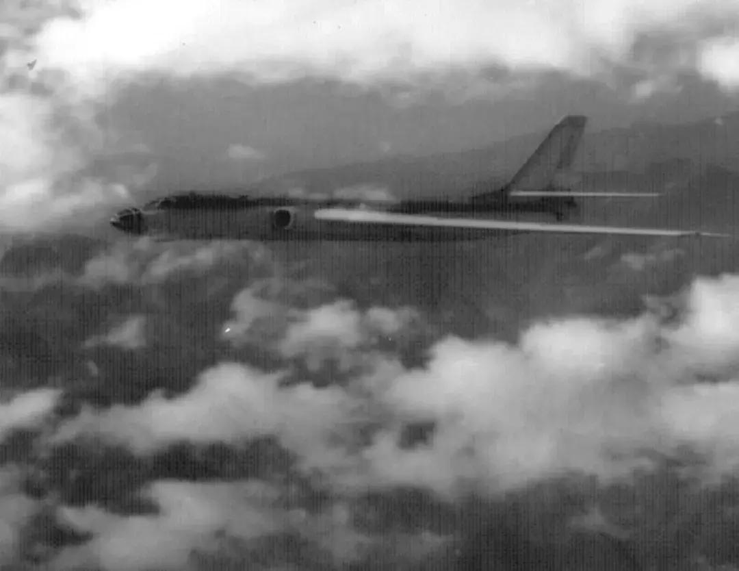 这支受阅的空中王牌部队,54年前还干过一件惊天动地的大事