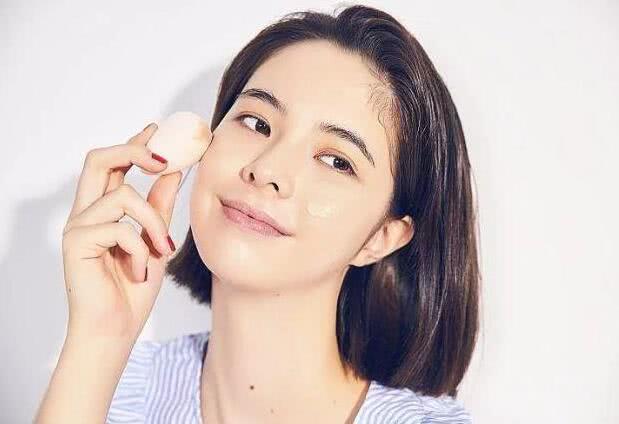 bb霜怎么涂不卡粉自然,bb霜涂得少更容易脱妆吗