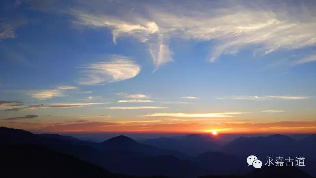 温州四海尖上观日出，初阳如血，美轮美奂，绝无仅有