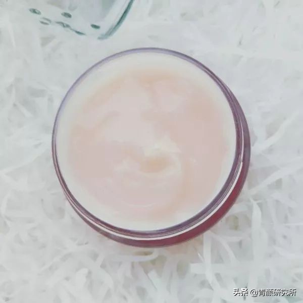 保湿面霜摆脱暗黄,冬季保湿抗衰老面霜怎么用