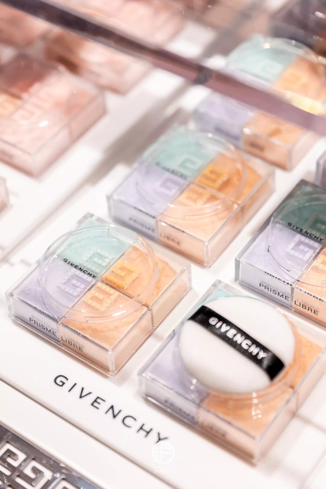 纪梵希高定绒雾妆容,纪梵希步入妆艺空间开启高定惊喜