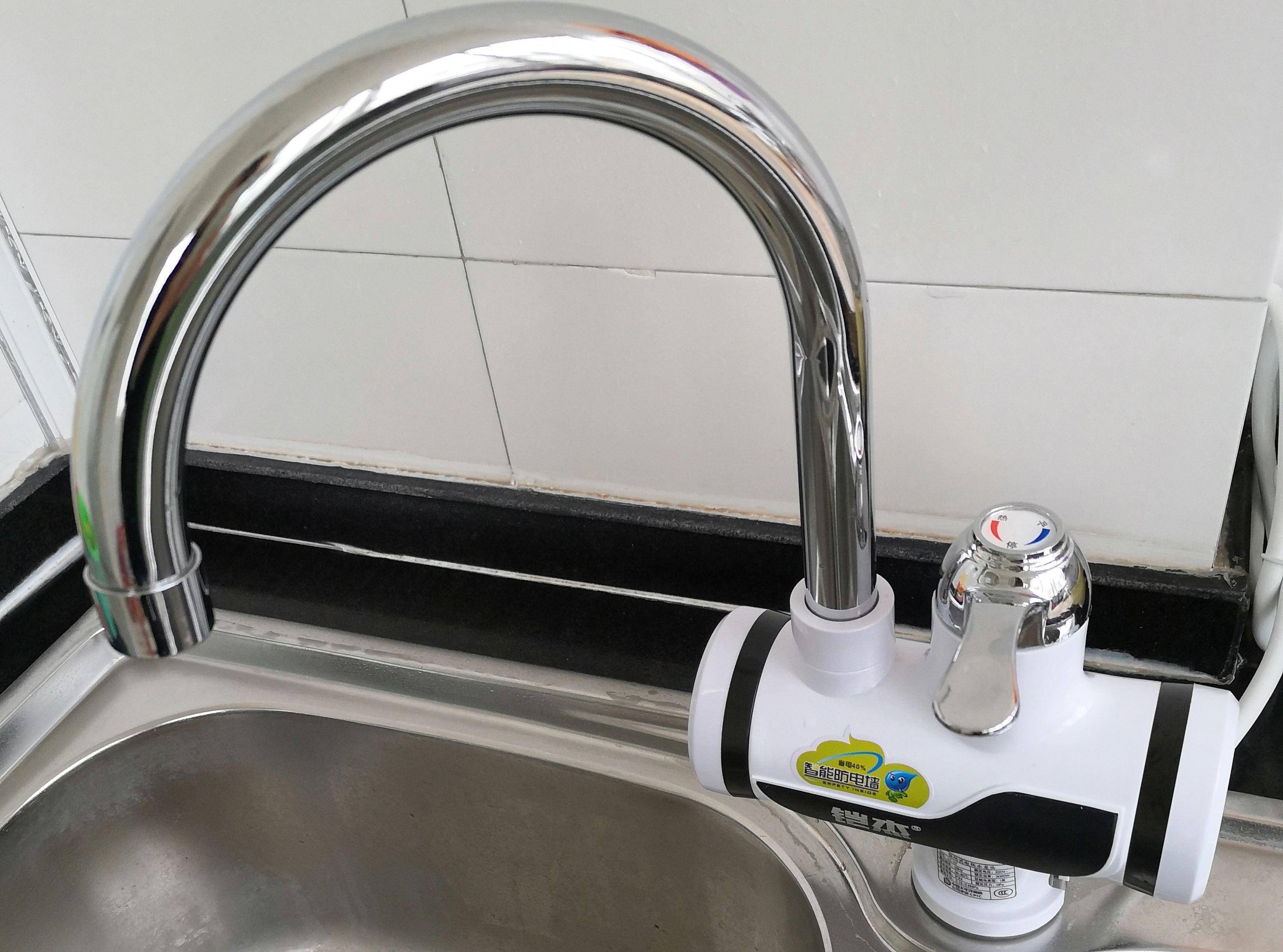 小型热水宝和速热水龙头哪个好,便携热水器水龙头哪个好