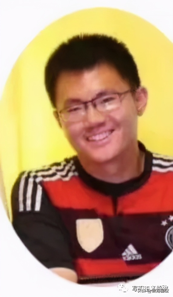 让我坐在一首诗的字里行间，抱紧你银杏树上是发黄的叶片