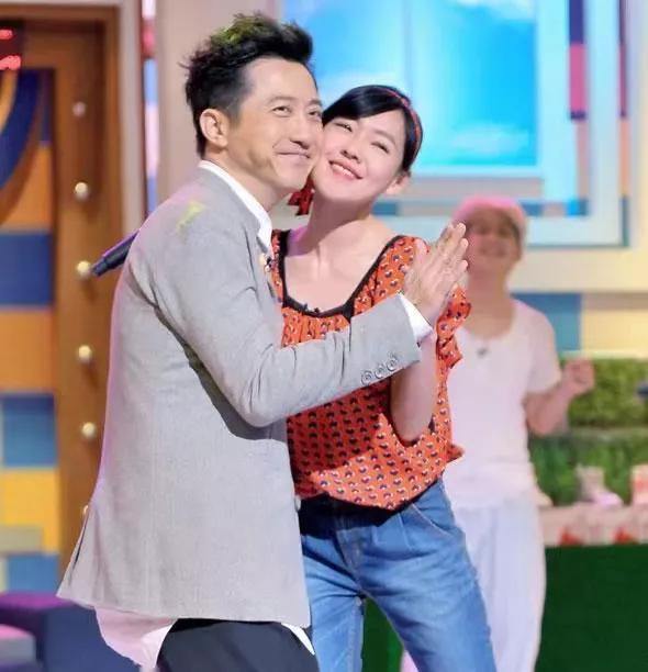 伊能静的坎坷情史：亲手葬送23年感情，离婚后嫁秦昊收获幸福