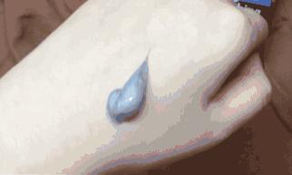 抖音上爆火去螨虫黑头的洗面奶,全网很火男生洗面奶