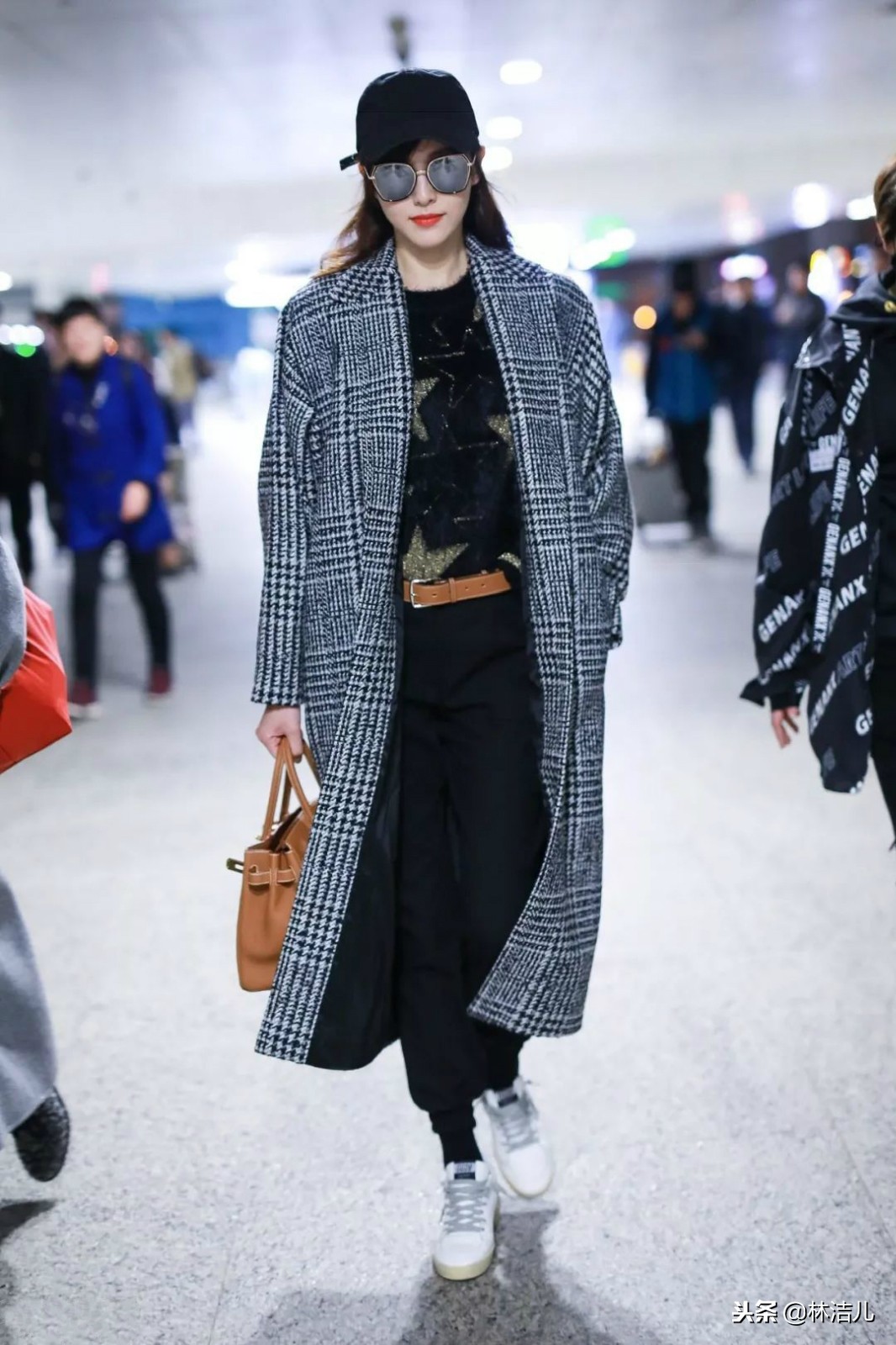 戚薇唐嫣杨幂宋茜,戚薇刘雯唐嫣穿皮草