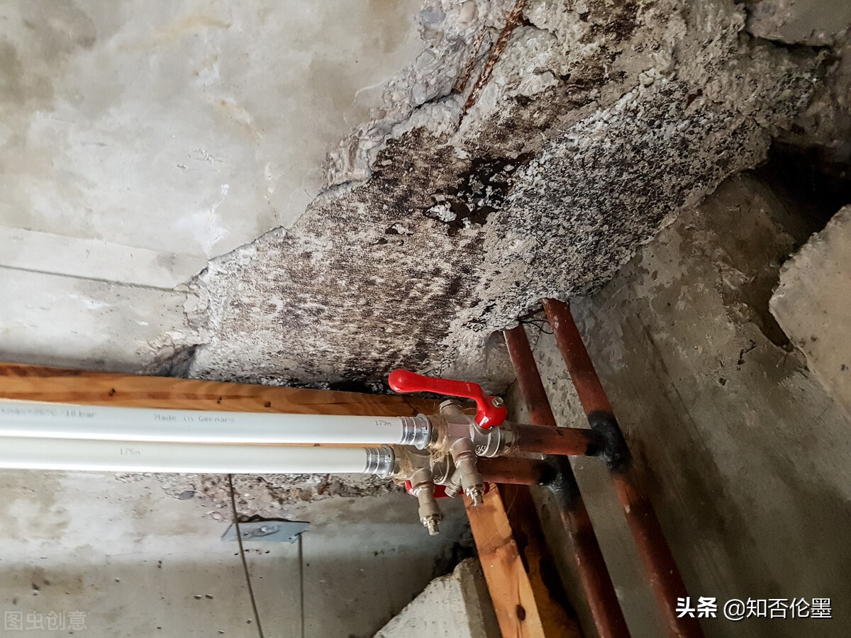 屋顶漏水铺一层瓷砖可以解决吗,卫生间墙面瓷砖漏水渗水如何处理