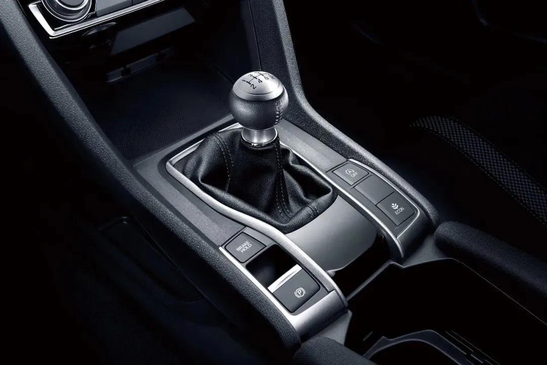 在这件事情上马自达怂了，本田威了