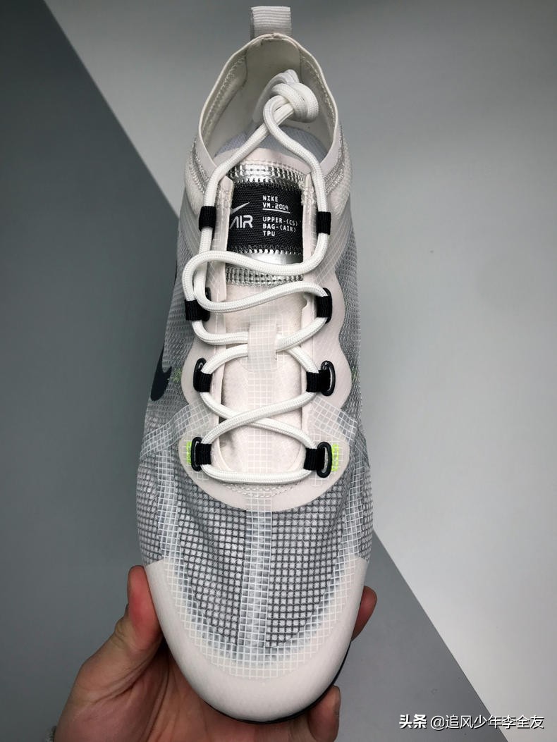 nike黑绿气垫钉鞋,nike鞋底全是气垫霜跑步鞋