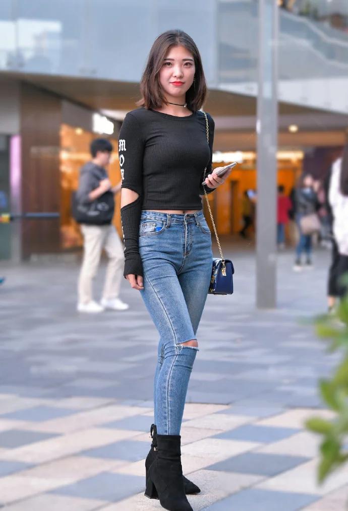 穿牛仔裤的小姐姐腰有多细,好身材牛仔裤小姐姐