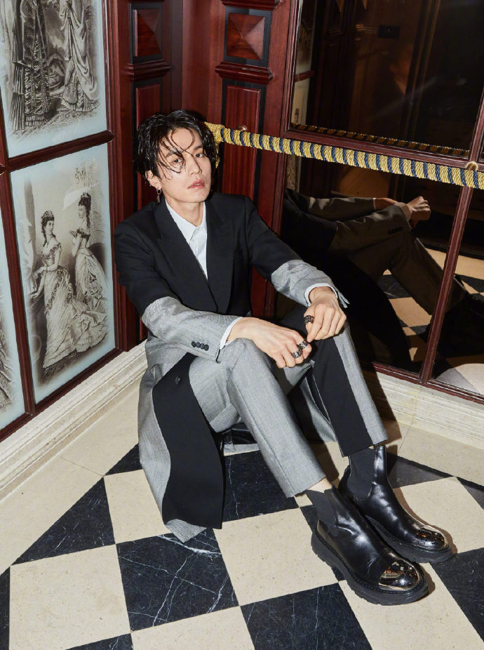 韩国男演员李准基的图片,韩国最帅气男明星李准基