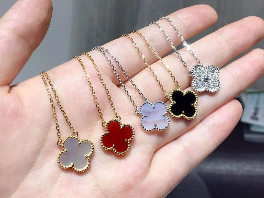 四叶草项链有什么意义图片,四叶草项链是谁的品牌