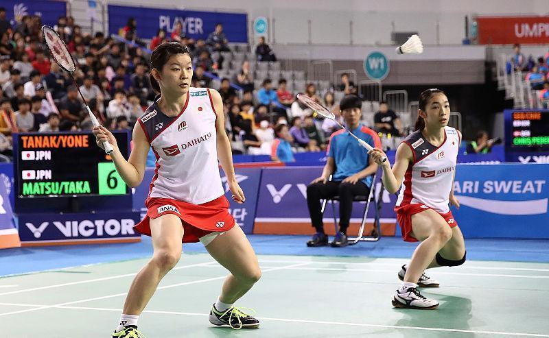 羽毛球把球拍打断是正常的吗,打羽毛球打断球拍是正常现象吗