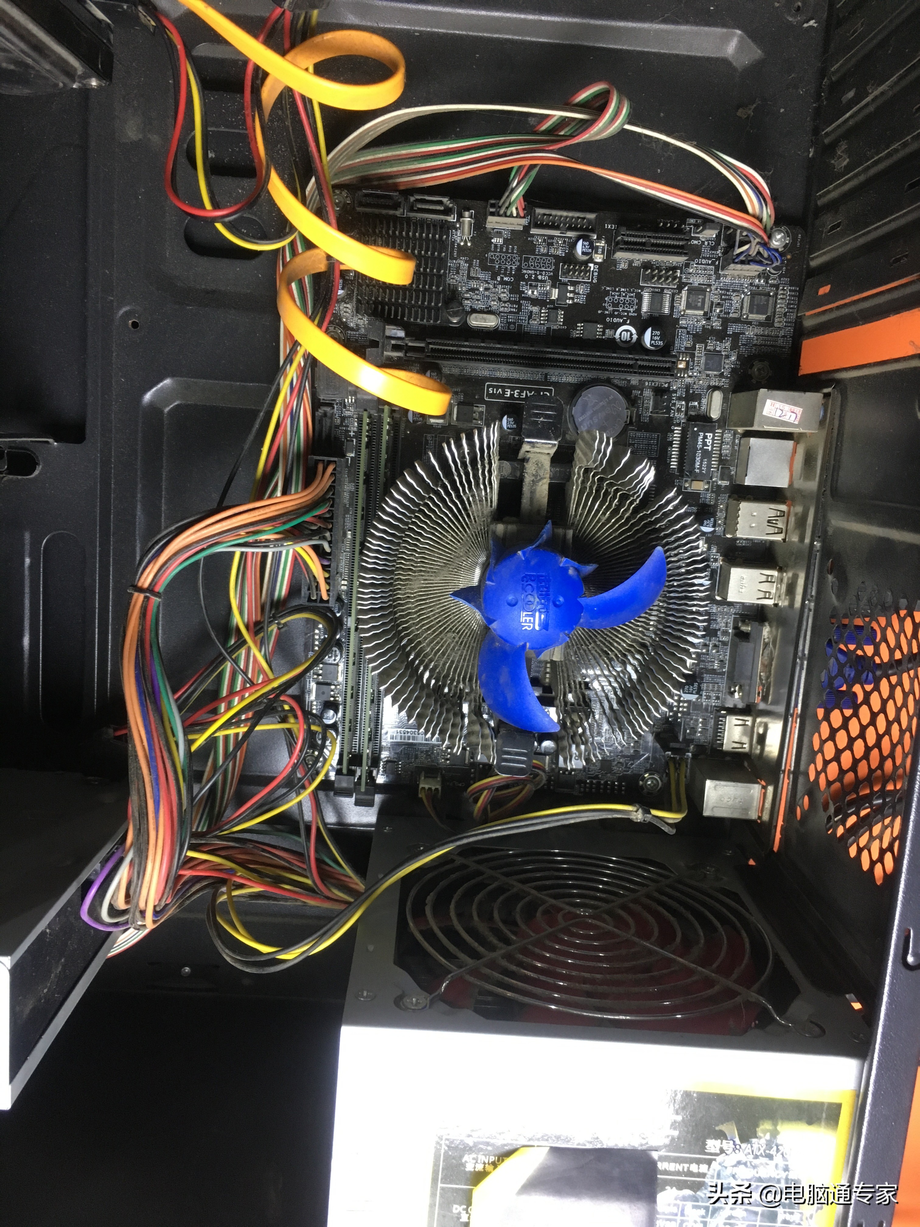 电脑风扇灰吹不掉,电脑风扇怎么清理全是灰擦不干净