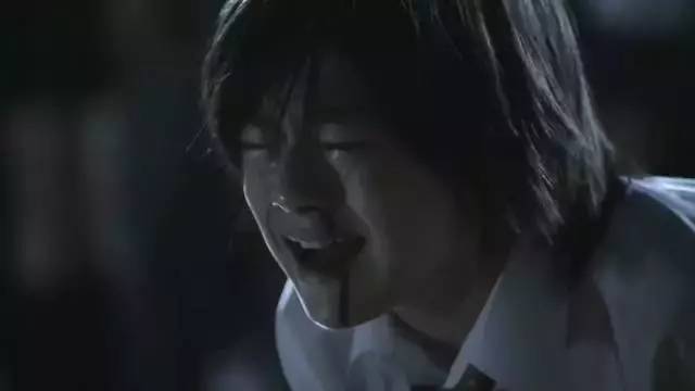 笤帚戳*体下**,血流不止、处女膜受损,8岁女童的校园之殇