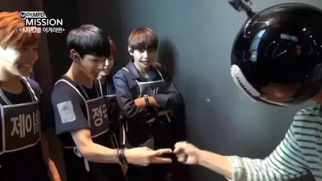 韩国runningmanhaha玩剪刀石头布,如何把剪刀石头布玩成地狱版