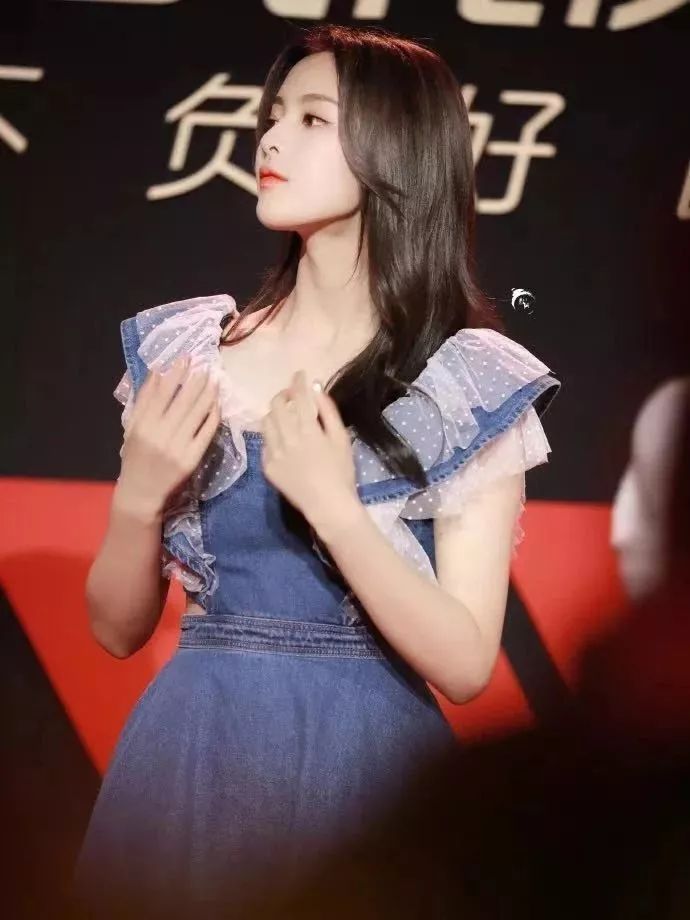 杨超越黑长直造型图片,杨超越日常美图