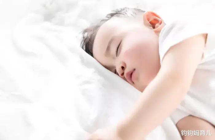 宝宝睡觉不踏实用什么方法,宝宝睡觉不安稳怎么办