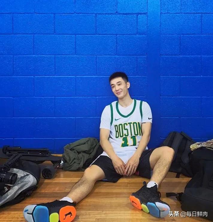 留学澳洲的肌肉天菜，你肯定也用他照片当过头像！