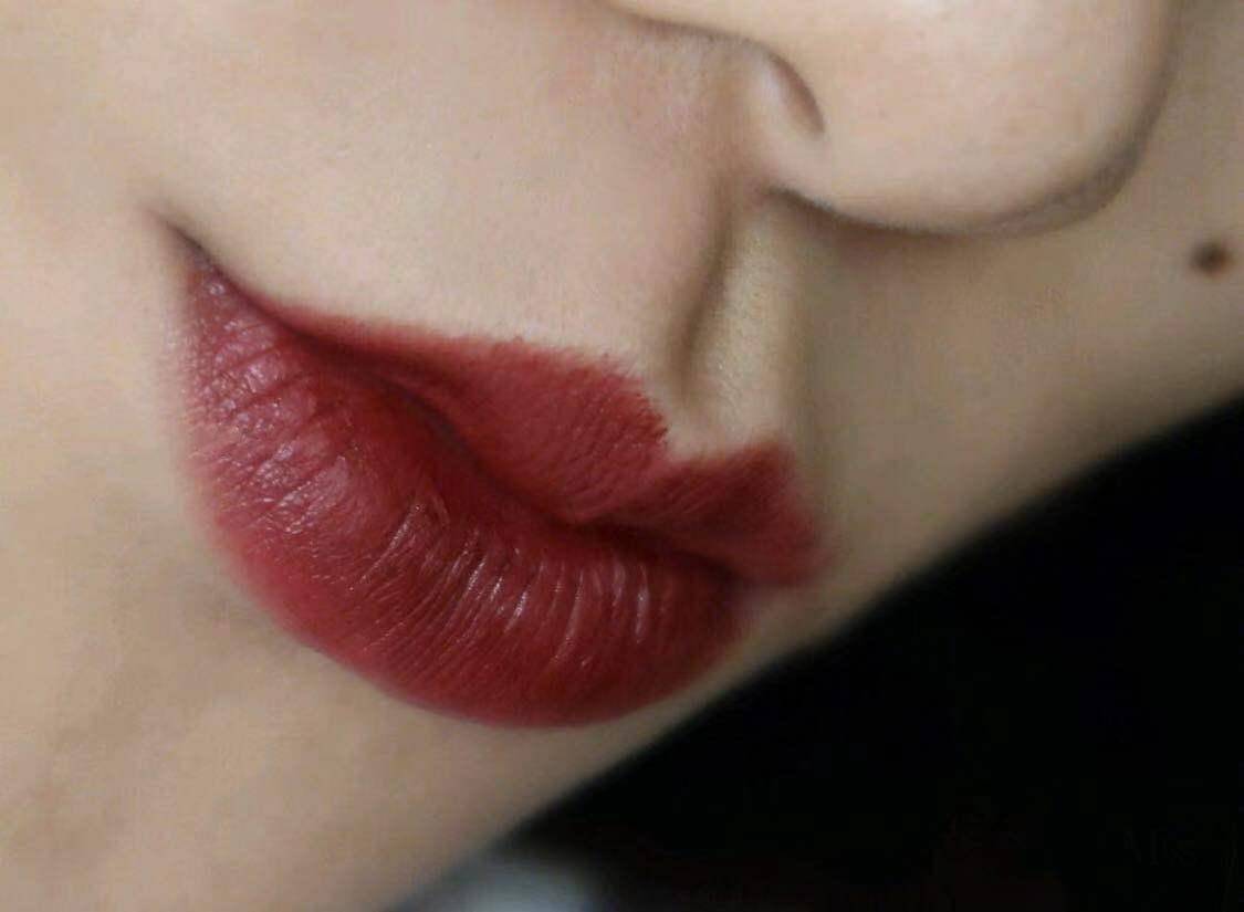 心甘情愿的被“口红经济”套路：口红就是生活的百忧解