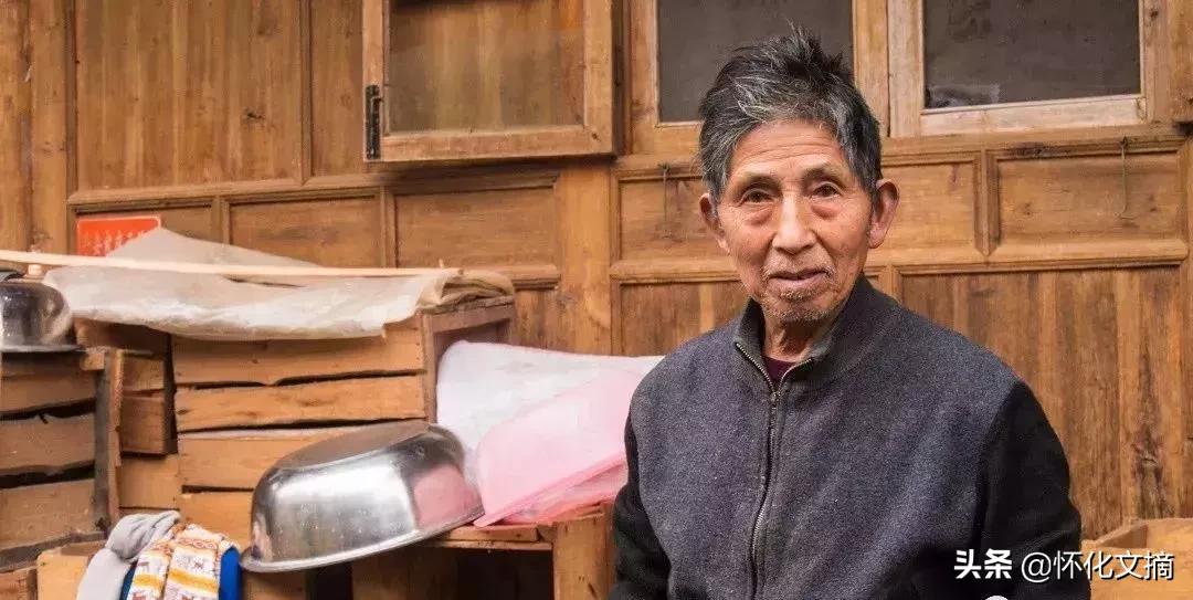 千年古苗寨老家寨全景,贵州千户苗寨农户家