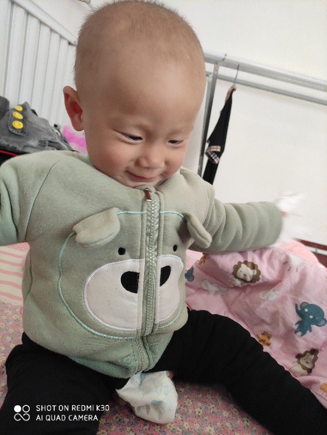 出门在外想女儿了,出门在外想爸爸妈妈了