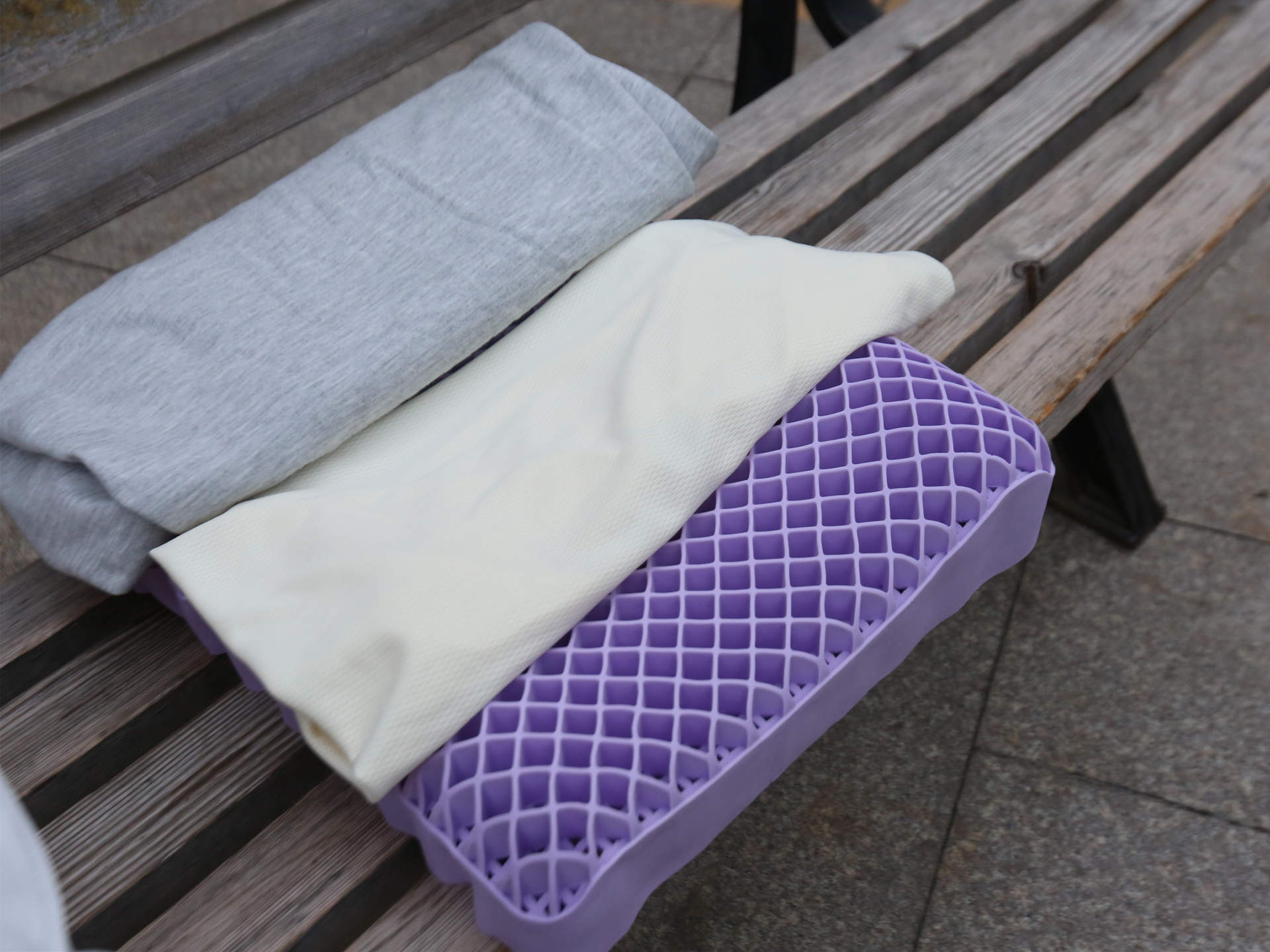 8h释压舒弹纤维枕测评,8h蜂巢枕头