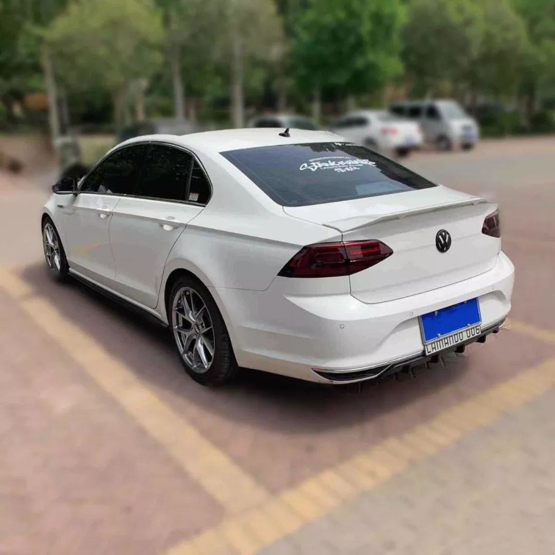 秋天提的凌渡，“邱天”改的车