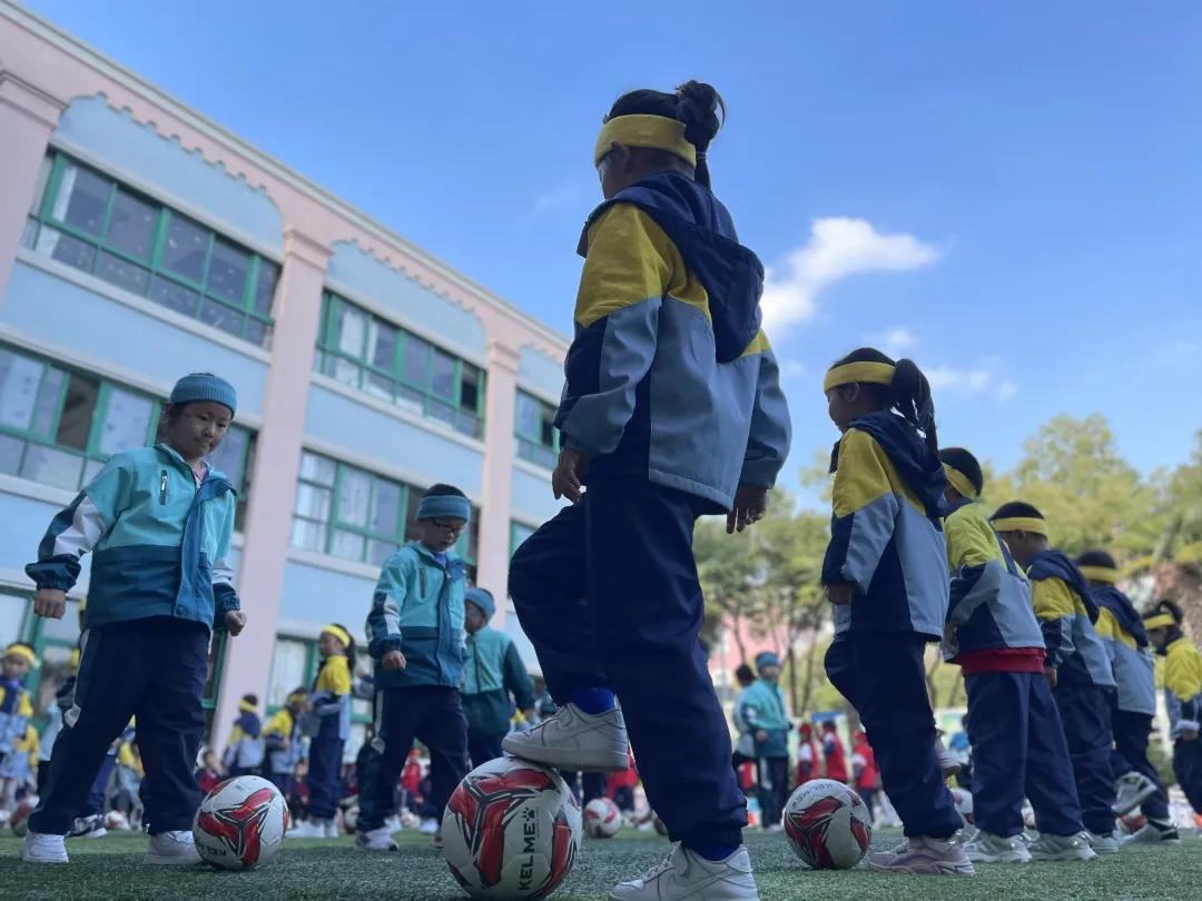 南京市浦口区凤凰幼儿园：快意奔跑“足”够精彩，点燃幼儿足球梦
