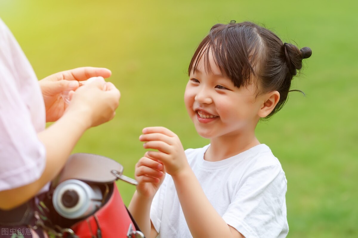 孩子总是动手打人该怎么教育,怎么改掉孩子动手打人的习惯