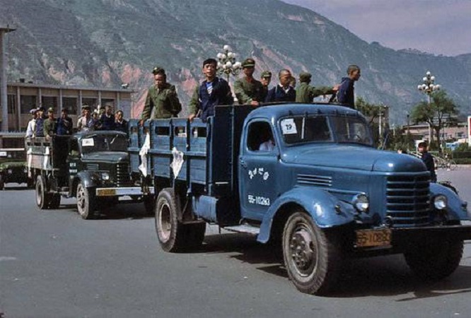 1980年，沈阳妇女将偷来的金砖切3斤去银行换钱，结果如何？