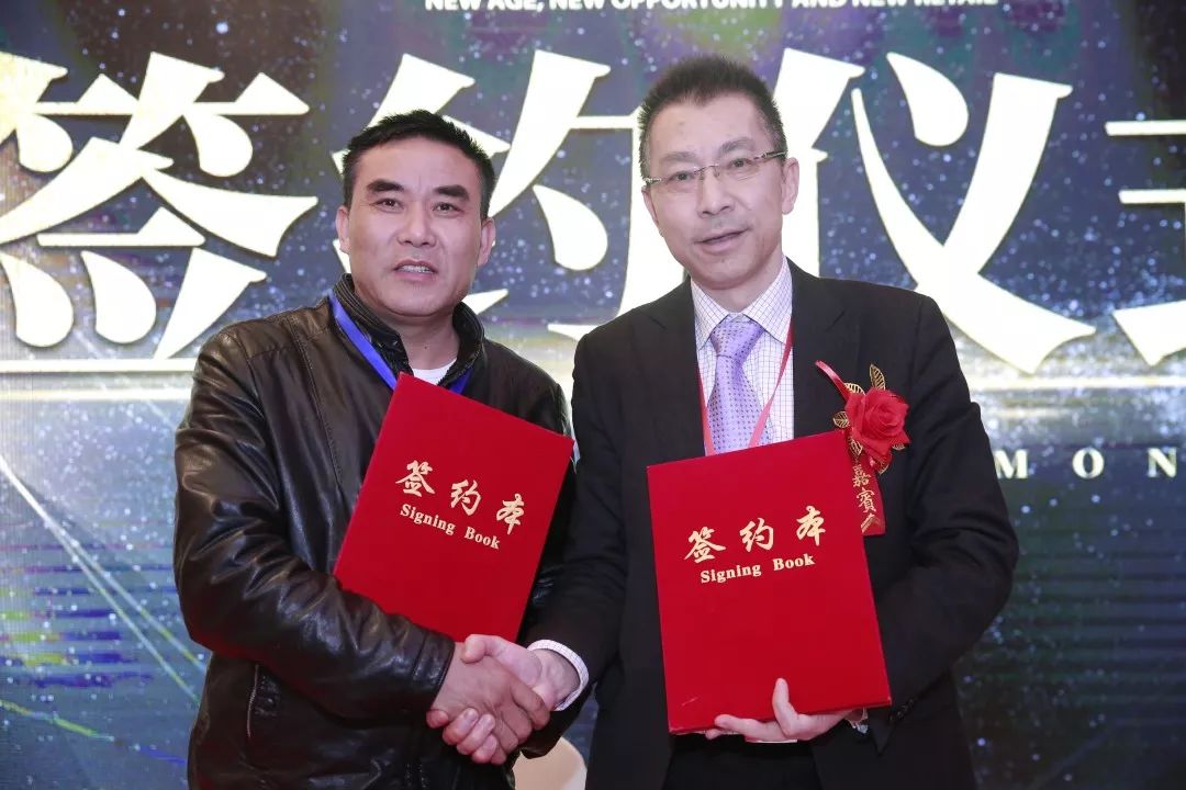 电商江湖打破沉寂：“新物种”爱拍拍隆重发布“竞拍”功能