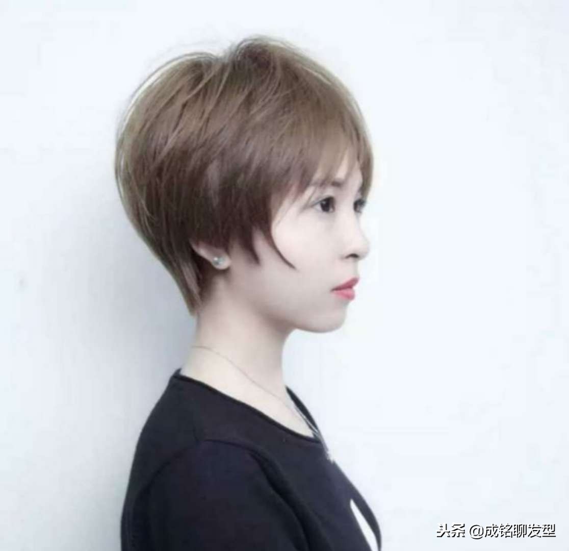 四十岁的女人圆脸型适合什么发型,圆脸四十岁的女人适合什么发型