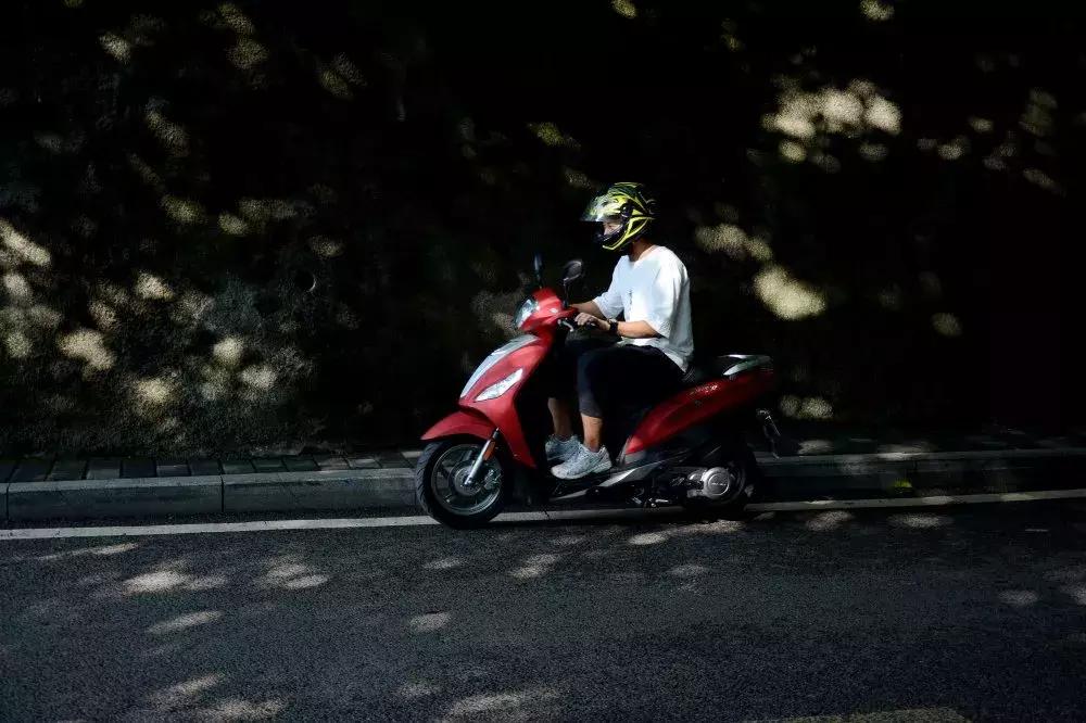 带上头盔，与宗申MO悦一起去山城流浪