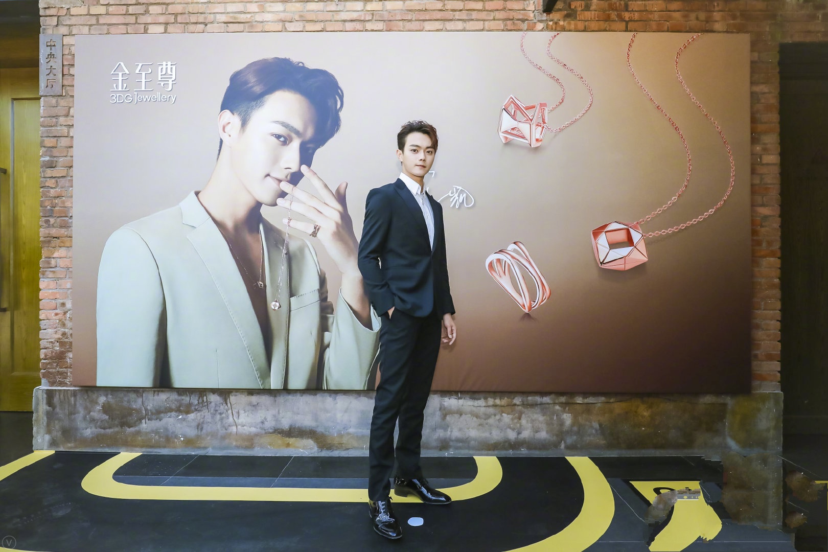 金至尊和谢瑞麟什么关系,麒麟珠宝和谢瑞麟哪个好