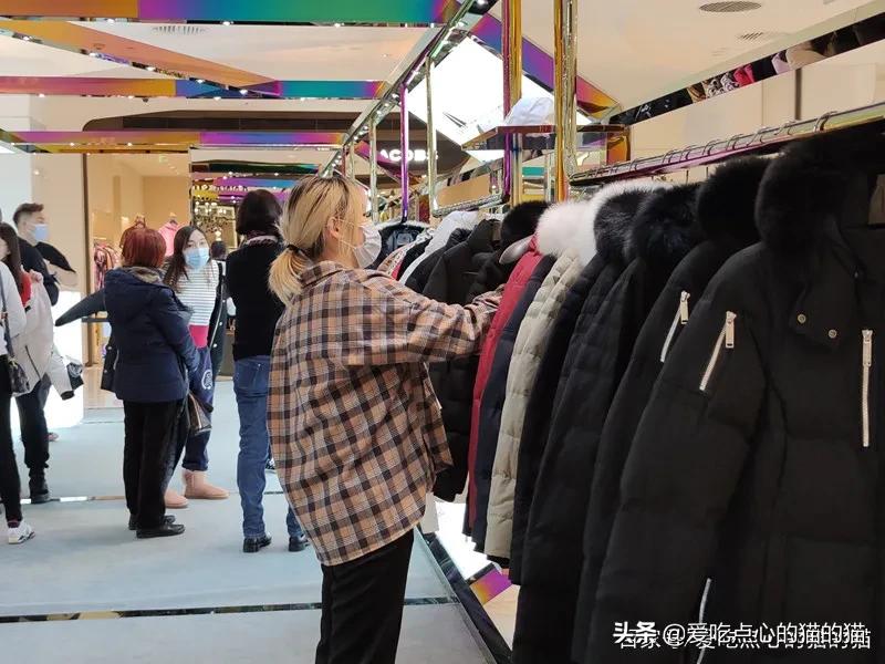 去北京买衣服去哪个商场,去北京想买奢侈品去奥莱还是免税