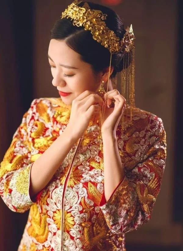 结婚16周年送项链的寓意,婚礼送金首饰代表什么