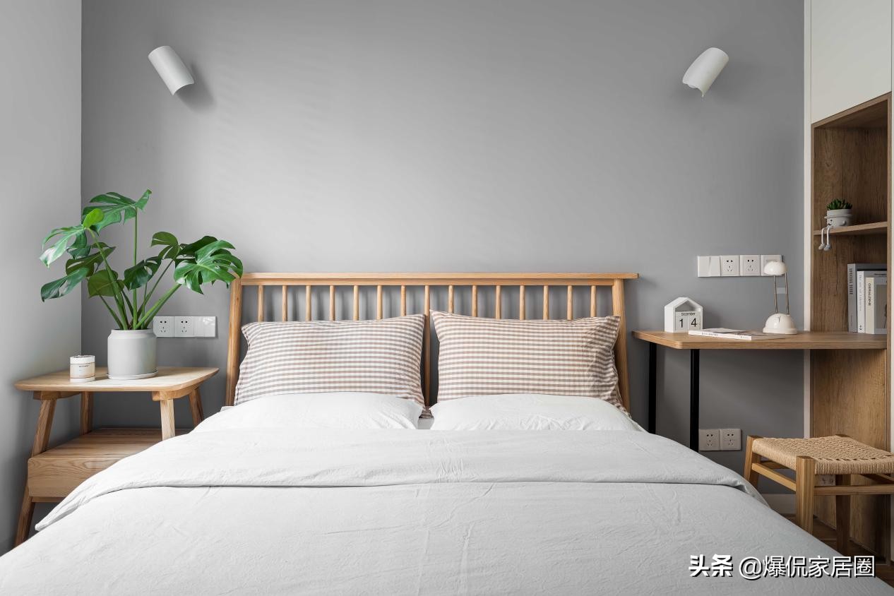 64平小户型两房，电视墙做一半“玻璃门”，空间更通透，宽敞明亮