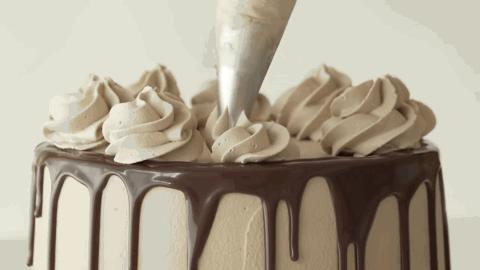 好吃的只有奶油的爆浆蛋糕,罗森摩卡芋泥味奶油蛋糕