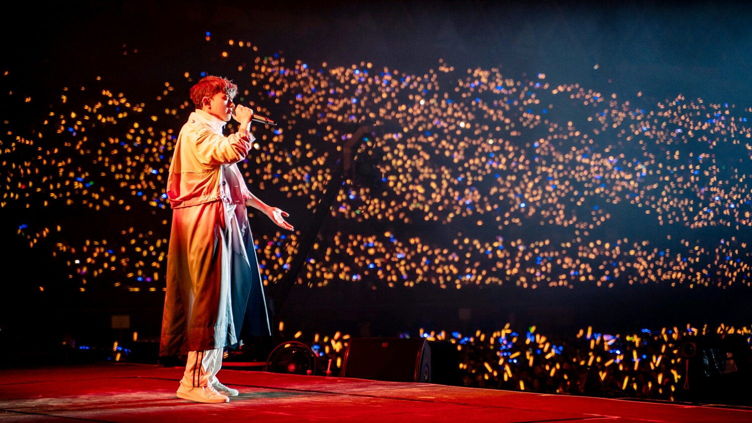 怎么唱歌嗓子不累唱歌有啥技巧,唱歌总是挤嗓子